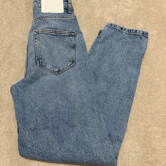 Never Worn Zara Mom Jean - Picture 3 of 3